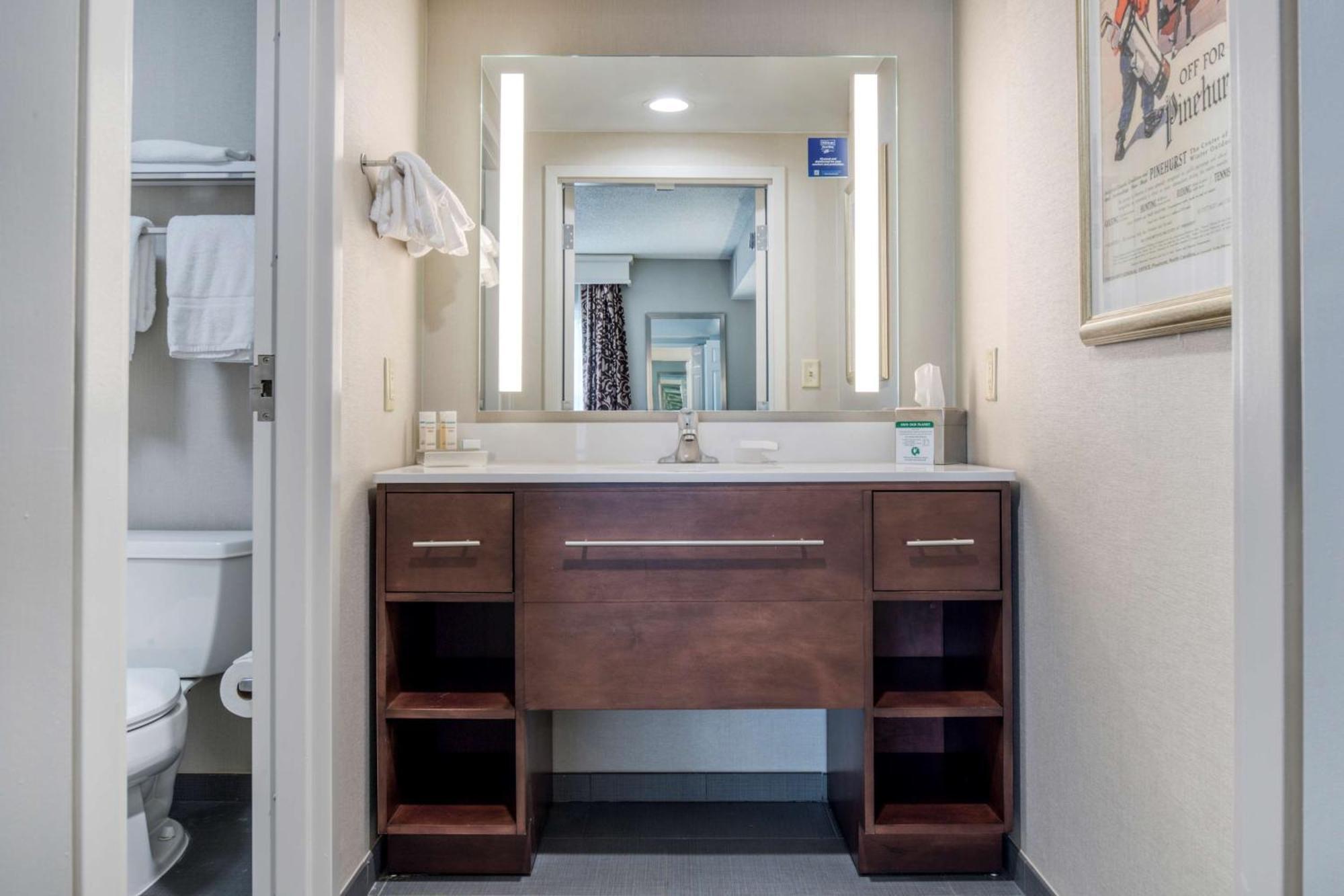 פיינהרסט Homewood Suites By Hilton Olmsted Village מראה חיצוני תמונה
